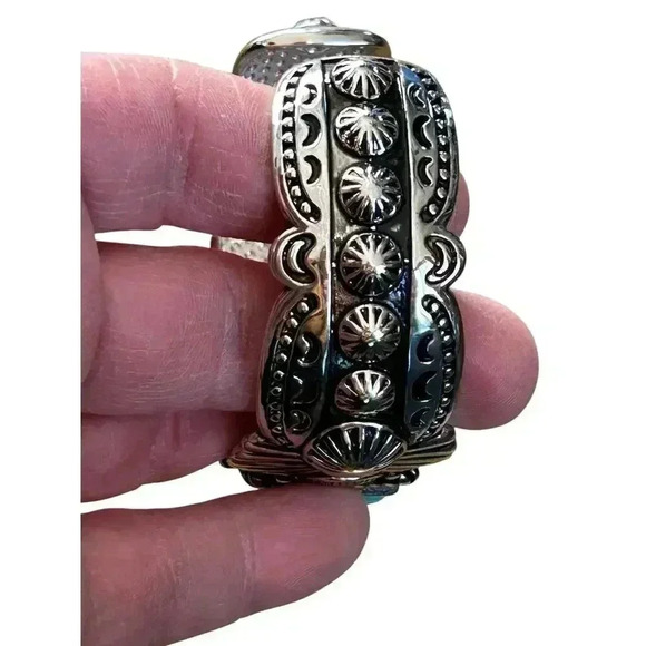 Montana Silversmiths Flourished Turquoise Cuff Bracelet Western Lifestyle New - Picture 2 of 7